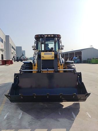  Экскаватор-погрузчик HYPER H695F арт. 10000018 низкие цены 